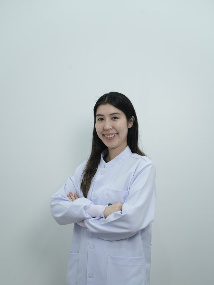 ทพญ.กนกสิริ จริยเศรษฐพงศ์ (หมอปันปัน) — Dr. Kanoksiri Jriyasetapong