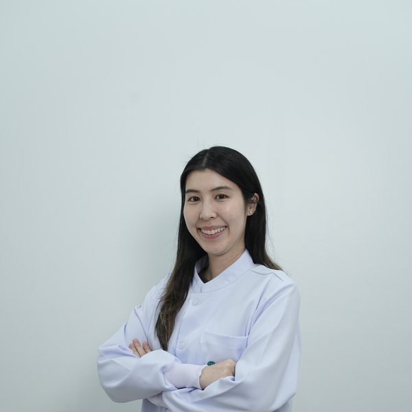 ทพญ.กนกสิริ จริยเศรษฐพงศ์ (หมอปันปัน)